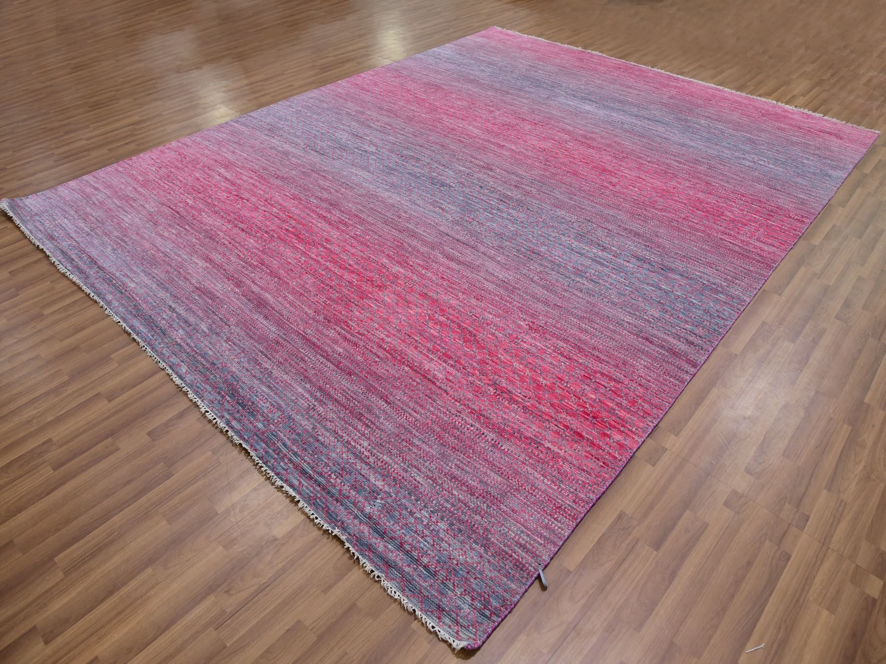 Modern / Contemporary hand-knotted wool rug in Red, 9'4" x 12'2" — SKU O079645 (view 3)