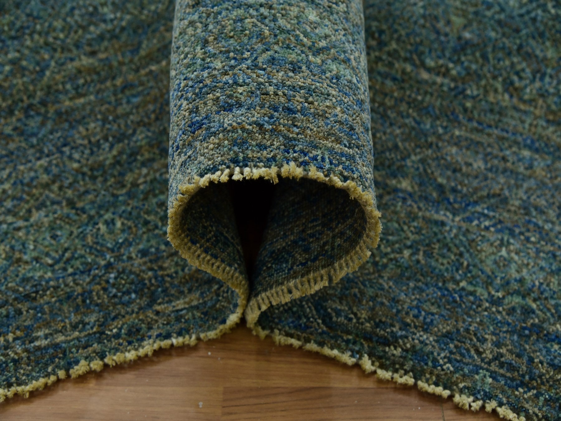 Modern / Contemporary hand-knotted wool rug in Green, 8'1" x 10'1", SKU O079666