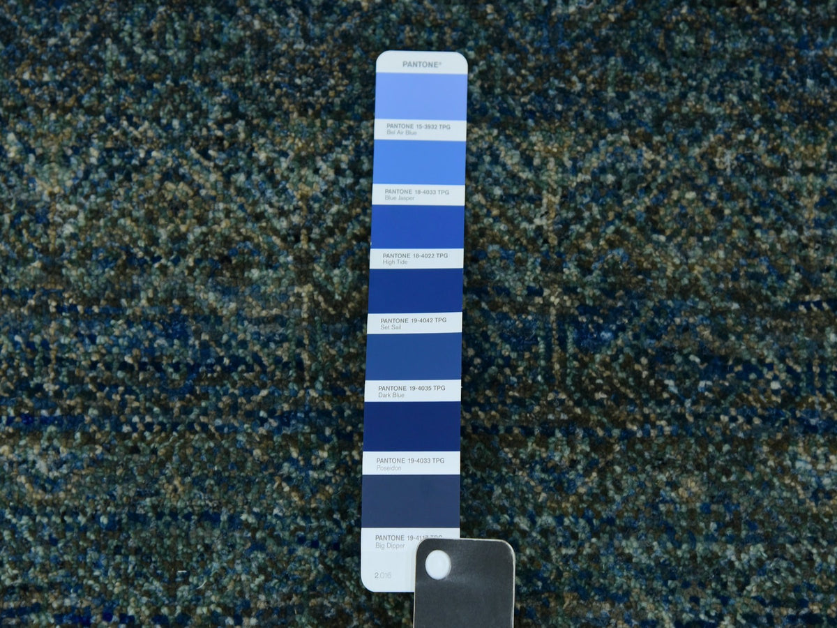 Modern / Contemporary hand-knotted wool runner in Green, 2'6" x 8'0", SKU O079670