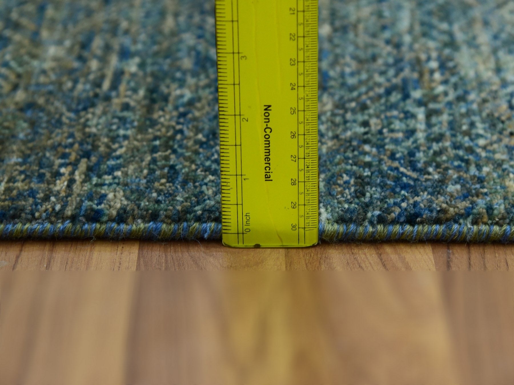 Modern / Contemporary hand-knotted wool runner in Green, 2'6" x 10'1", SKU O079672