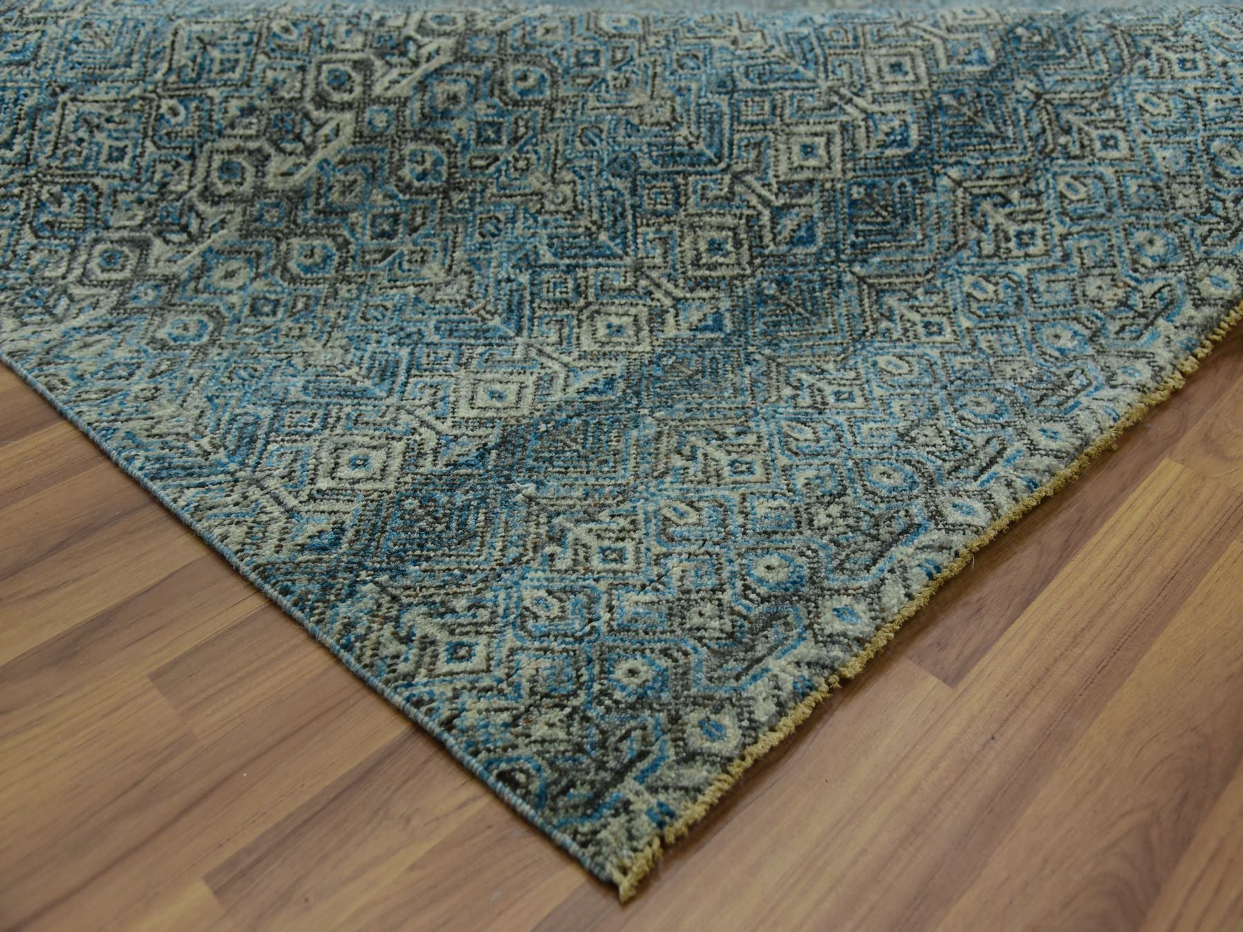 Modern / Contemporary hand-knotted wool rug in Blue, 9'1" x 12'0", SKU O079678