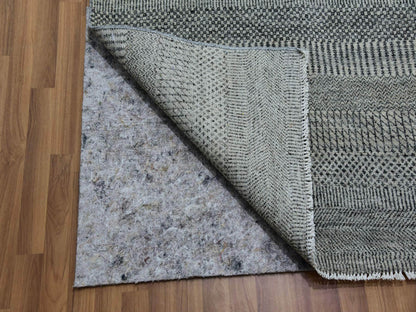 Modern / Contemporary hand-knotted wool rug in Gray, 13'11" x 18'1" — SKU O079692 (view 4)