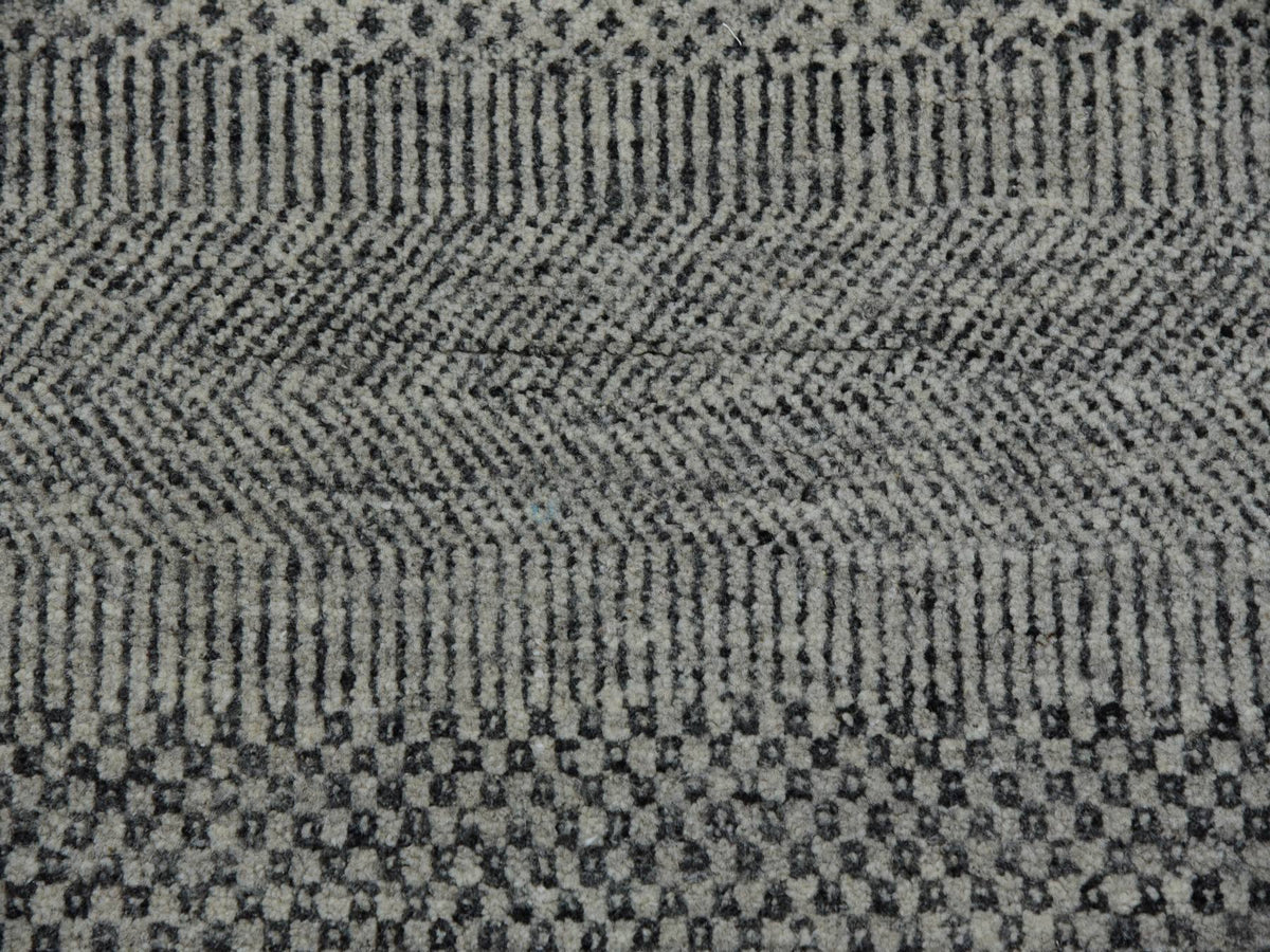 Modern / Contemporary hand-knotted wool rug in Gray, 13'11" x 18'1" — SKU O079692 (view 8)