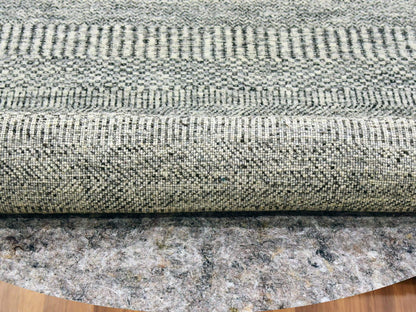 Modern / Contemporary hand-knotted wool rug in Gray, 4'10" x 4'11" — SKU O079696 (view 3)