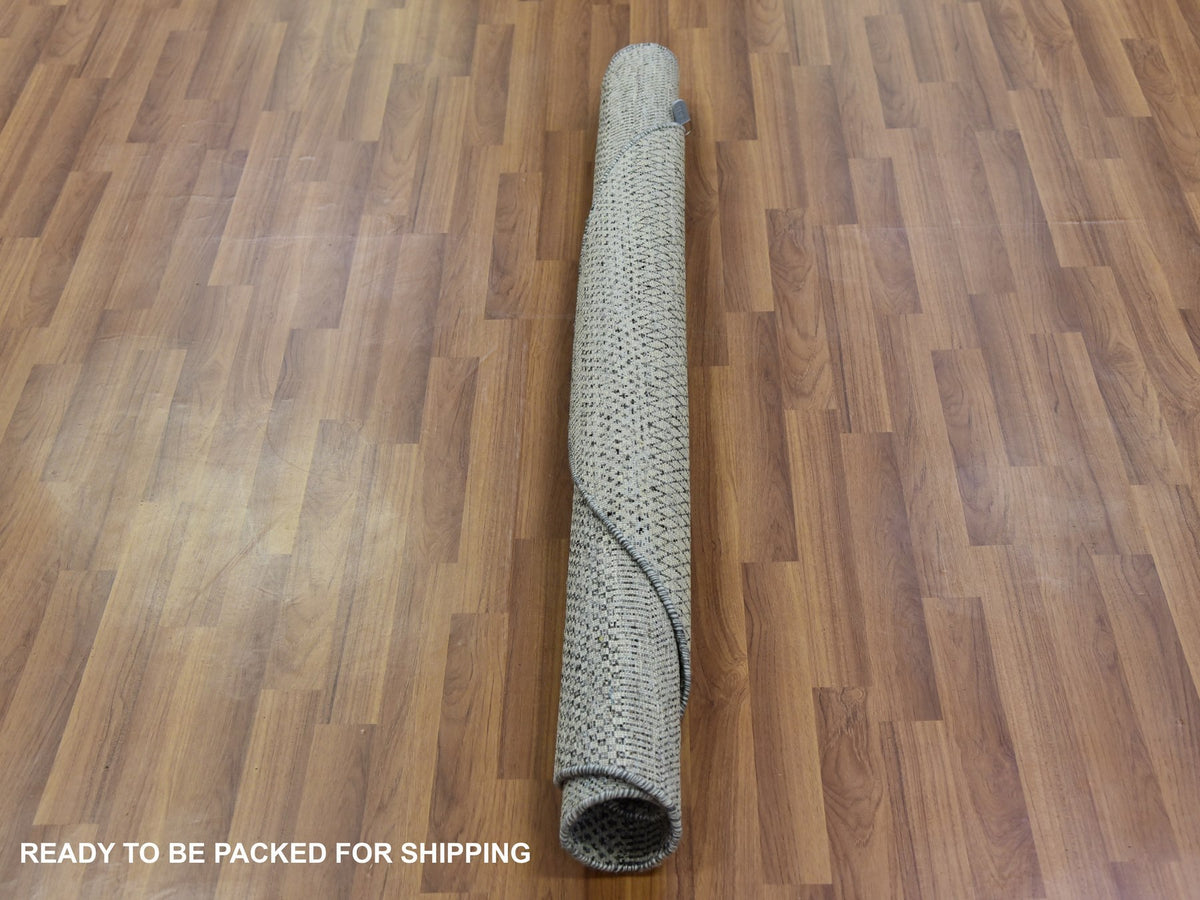 Modern / Contemporary hand-knotted wool rug in Gray, 4'8" x 4'8" — SKU O079697 (view 5)