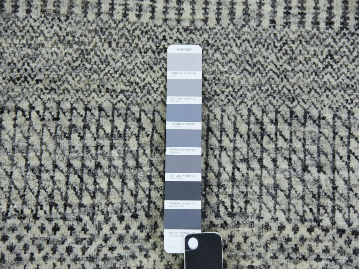 Modern / Contemporary hand-knotted wool runner in Gray, 2'5" x 27'11" — SKU O079700 (view 4)