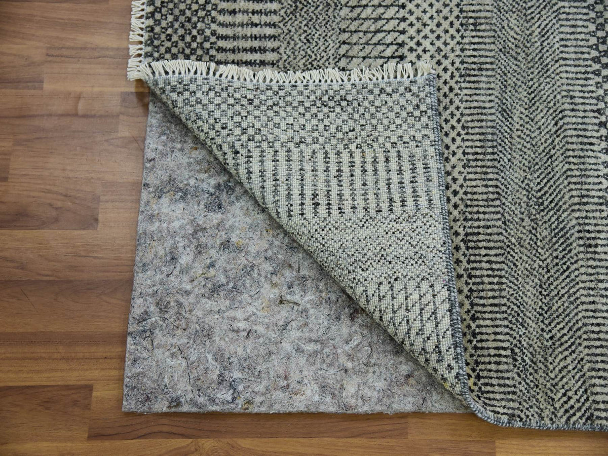 Modern / Contemporary hand-knotted wool runner in Gray, 2'7" x 26'3" — SKU O079701 (view 3)