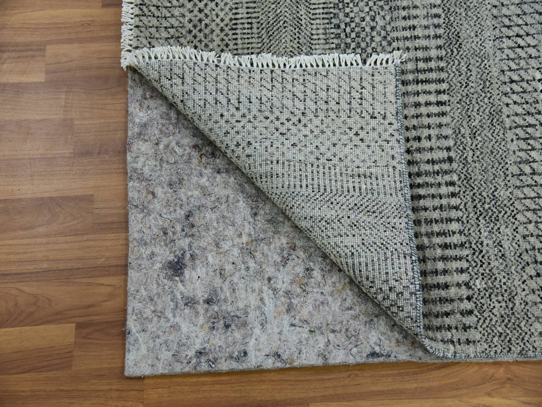 Modern / Contemporary hand-knotted wool runner in Gray, 2'7" x 22'1" — SKU O079702 (view 3)