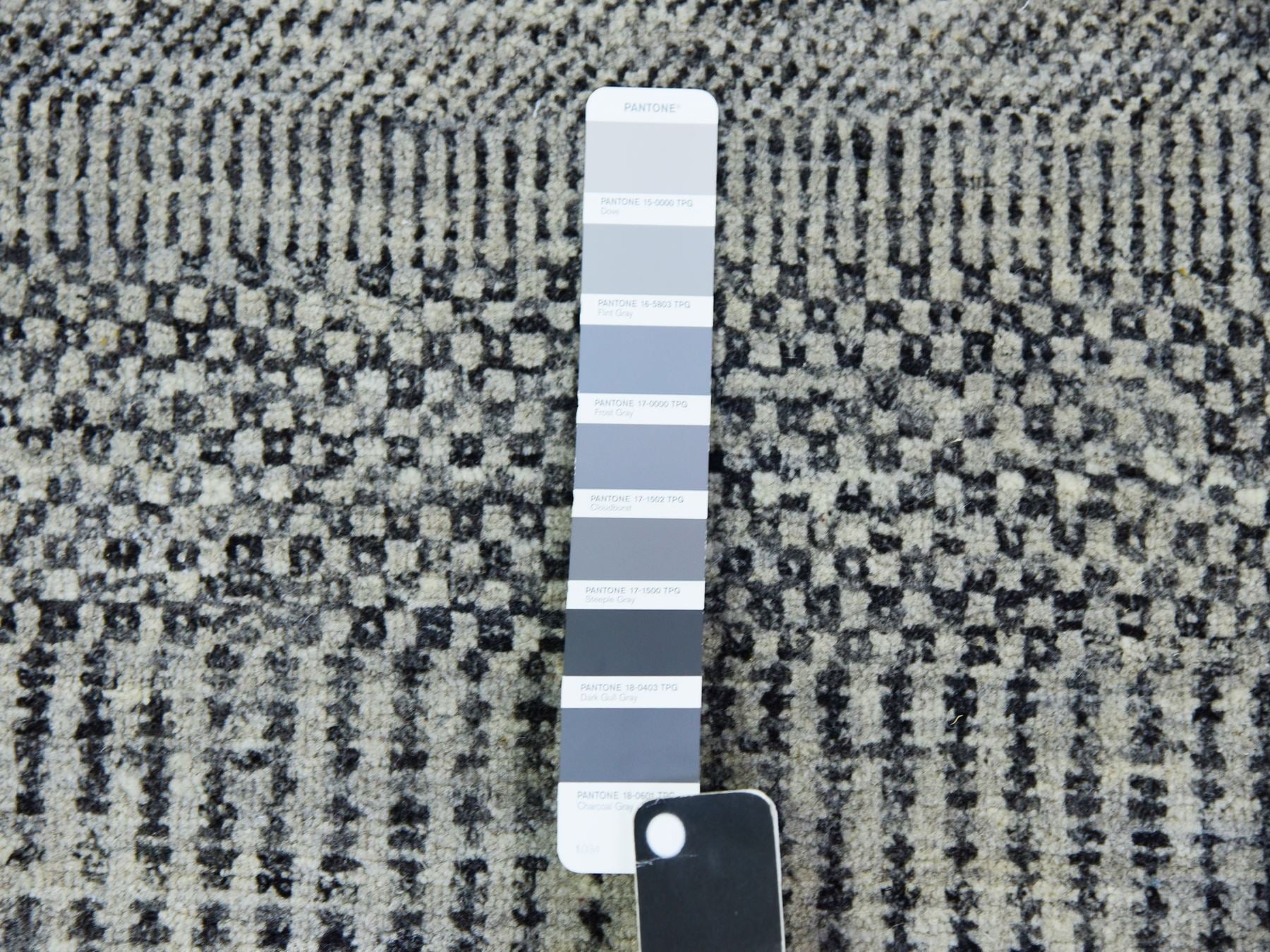 Modern / Contemporary hand-knotted wool runner in Gray, 2'8" x 19'11" — SKU O079703 (view 4)