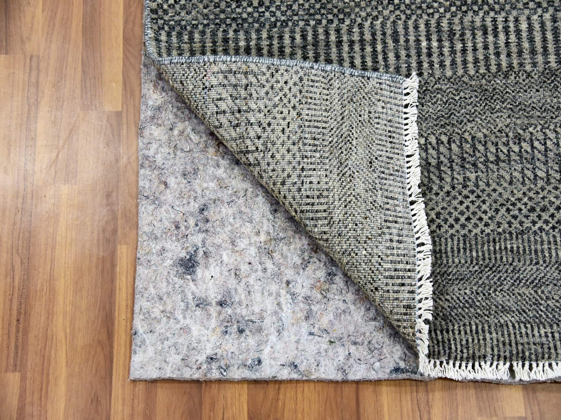 Modern / Contemporary hand-knotted wool runner in Gray, 2'6" x 9'11" — SKU O079705 (view 3)
