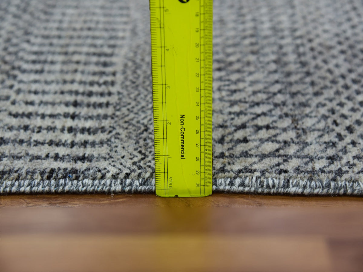 Modern / Contemporary hand-knotted wool runner in Gray, 2'6" x 9'11" — SKU O079705 (view 6)