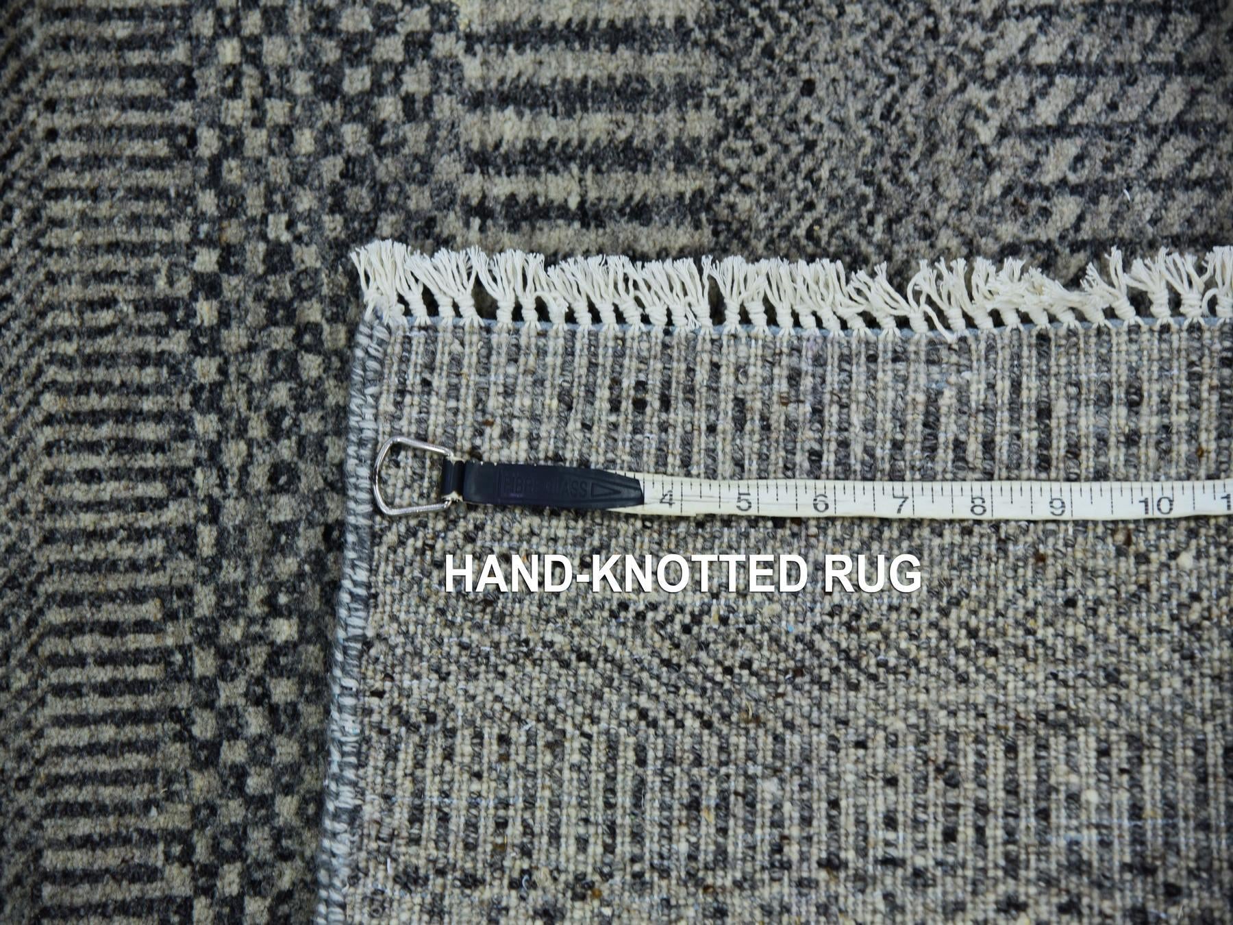 Modern / Contemporary hand-knotted wool runner in Gray, 2'6" x 9'11" — SKU O079705 (view 7)