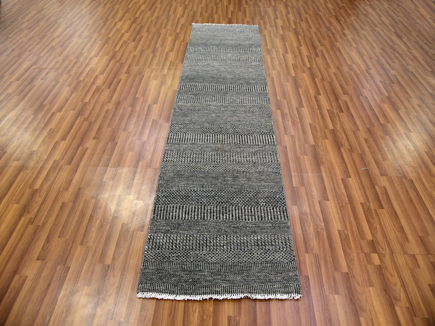 Modern / Contemporary hand-knotted wool runner in Gray, 2'6" x 9'11" — SKU O079706 (view 2)