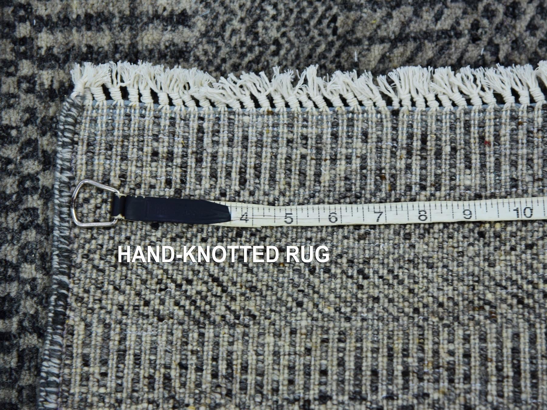 Modern / Contemporary hand-knotted wool runner in Gray, 2'6" x 9'11" — SKU O079706 (view 7)