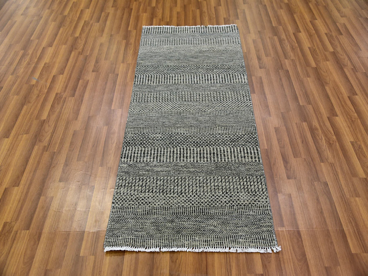 Modern / Contemporary hand-knotted wool runner in Gray, 2'6" x 5'10" — SKU O079707 (view 2)