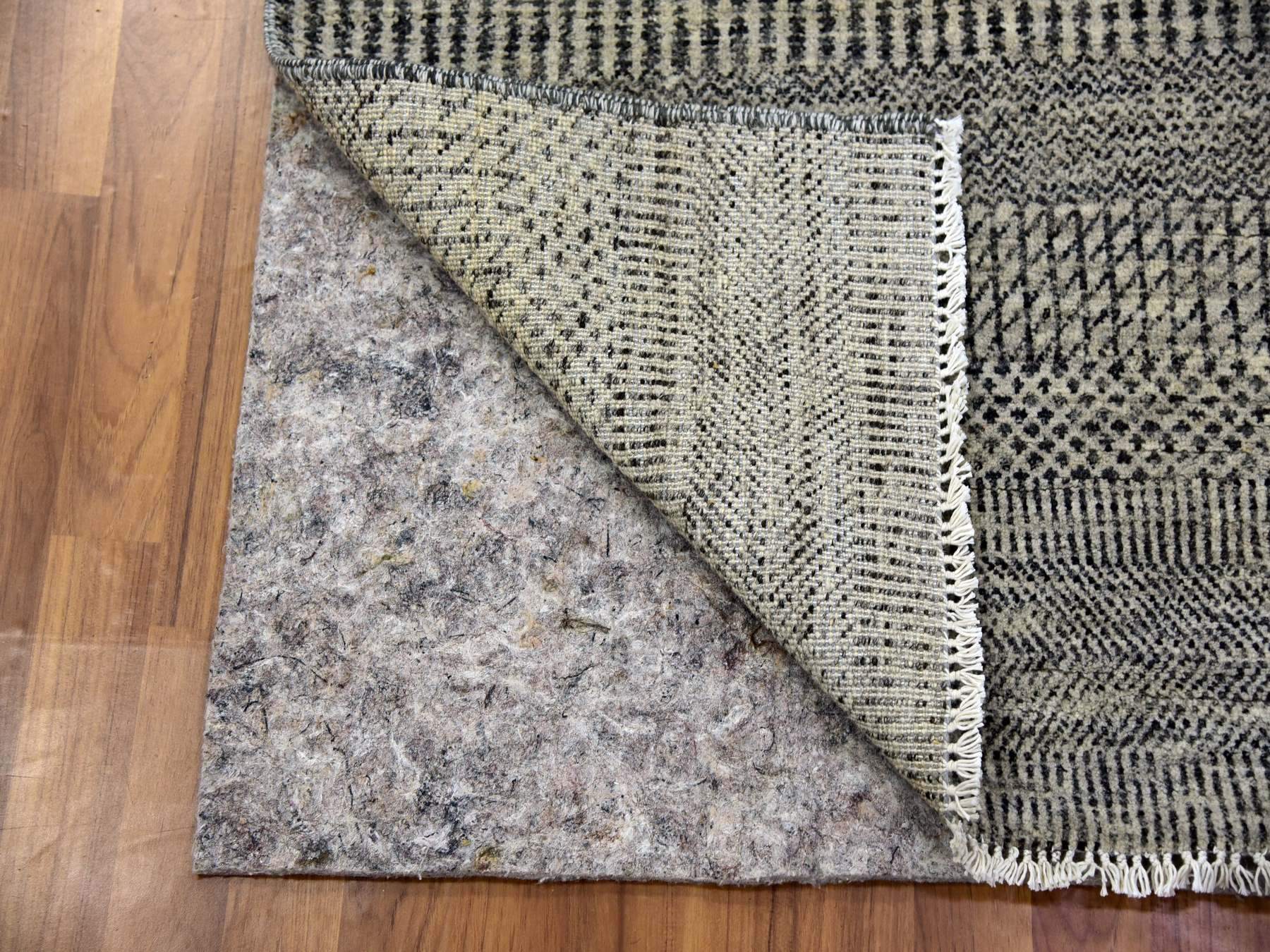 Modern / Contemporary hand-knotted wool runner in Gray, 2'6" x 5'10" — SKU O079708 (view 3)