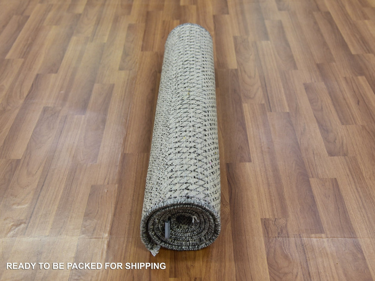 Modern / Contemporary hand-knotted wool runner in Gray, 2'6" x 5'10" — SKU O079708 (view 5)