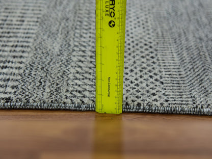Modern / Contemporary hand-knotted wool runner in Gray, 2'6" x 5'10" — SKU O079708 (view 6)