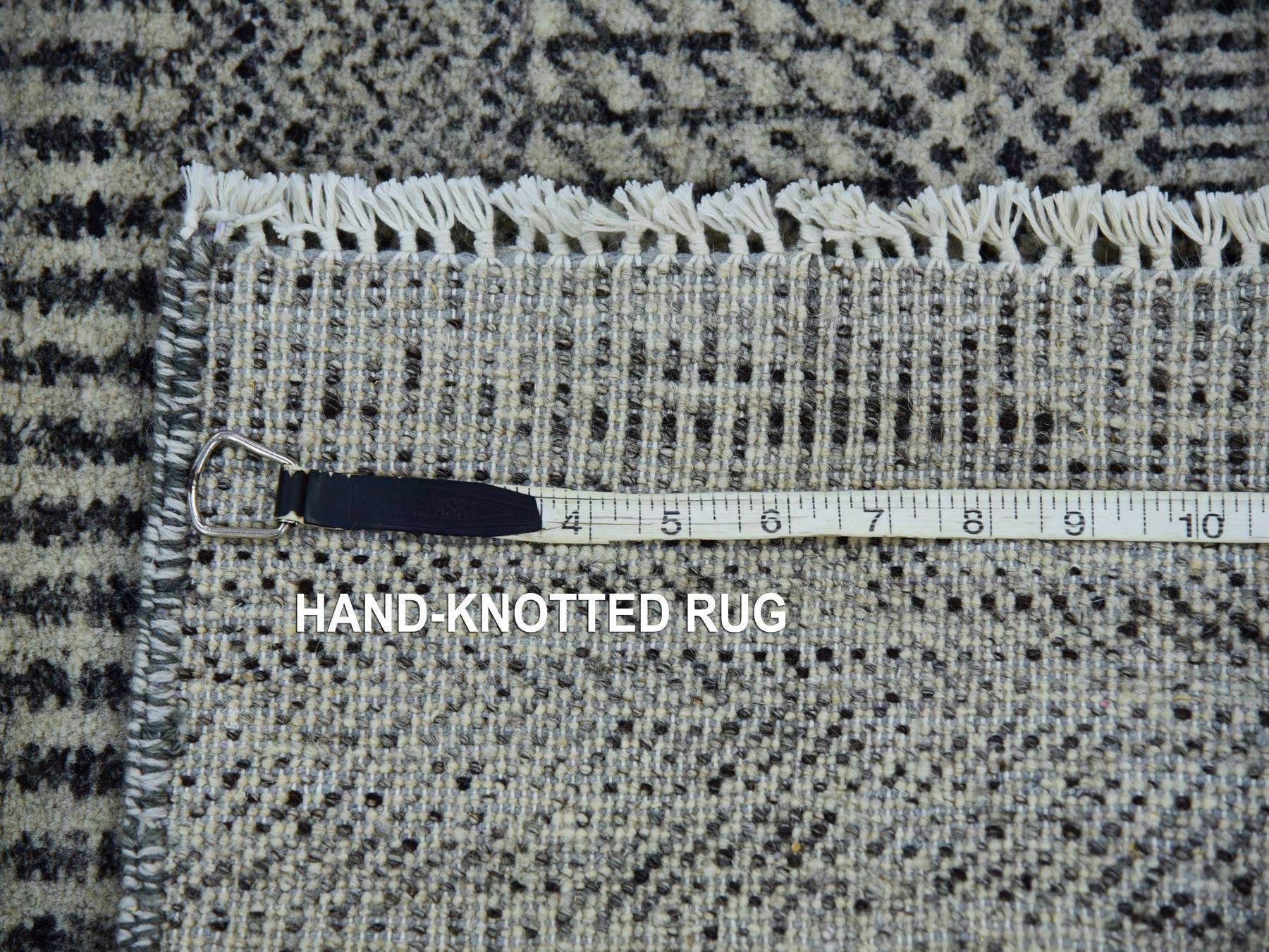 Modern / Contemporary hand-knotted wool runner in Gray, 2'6" x 5'10" — SKU O079708 (view 7)