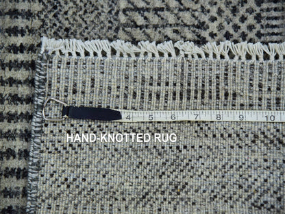 Modern / Contemporary hand-knotted wool runner in Gray, 2'6" x 5'10" — SKU O079708 (view 7)