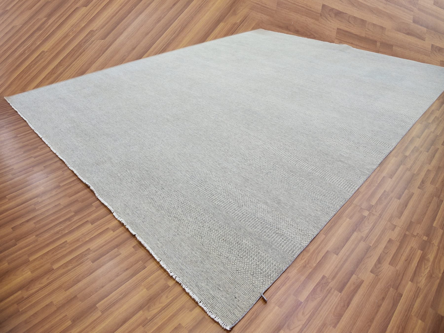Modern / Contemporary hand-knotted wool rug in Gray, 14' x 18'3" — SKU O079711 (view 3)