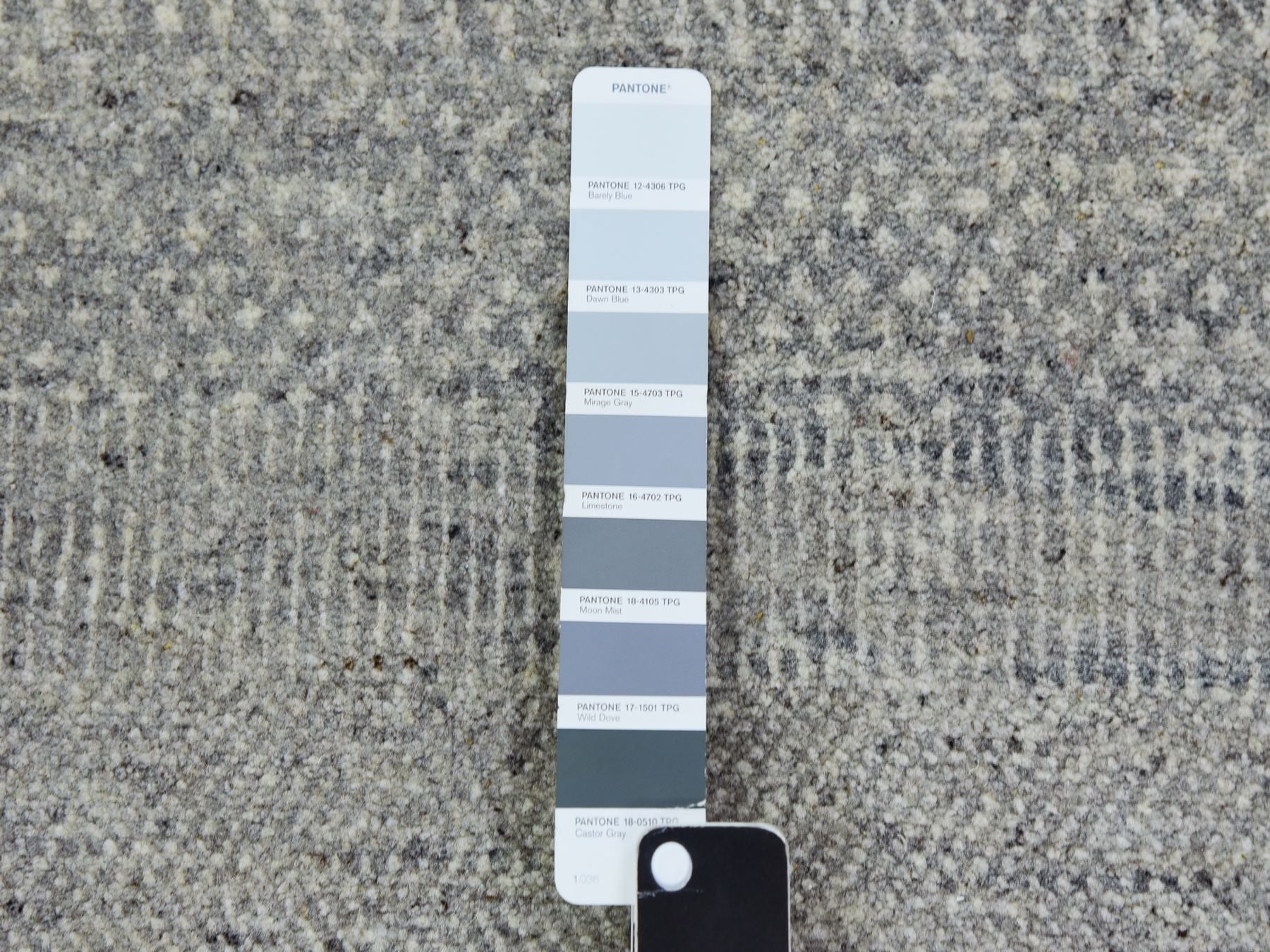 Modern / Contemporary hand-knotted wool rug in Gray, 14' x 18'3" — SKU O079711 (view 7)