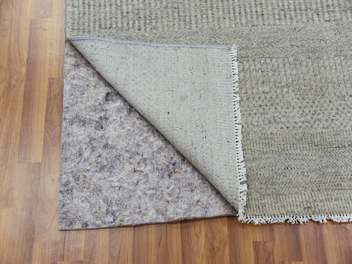 Modern / Contemporary hand-knotted wool rug in Gray, 5'11" x 6' — SKU O079715 (view 3)