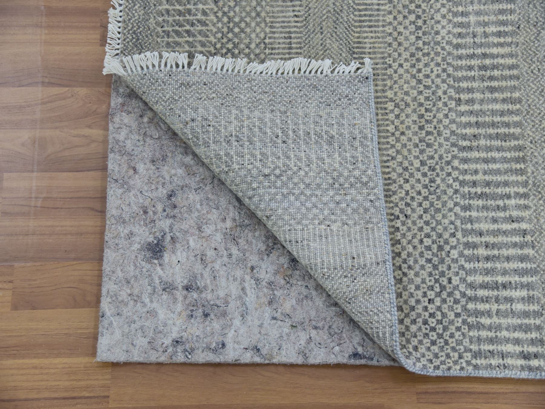 Modern / Contemporary hand-knotted wool runner in Gray, 2'6" x 21'8" — SKU O079721 (view 3)