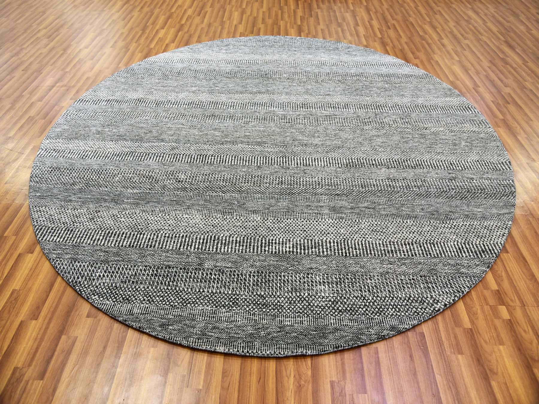 Modern / Contemporary hand-knotted wool rug in Gray, 9'8" x 9'8" — SKU O079728 (view 2)