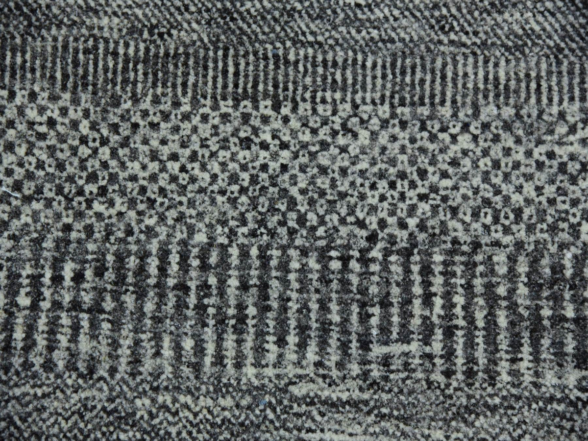 Modern / Contemporary hand-knotted wool rug in Gray, 9'8" x 9'8" — SKU O079728 (view 8)