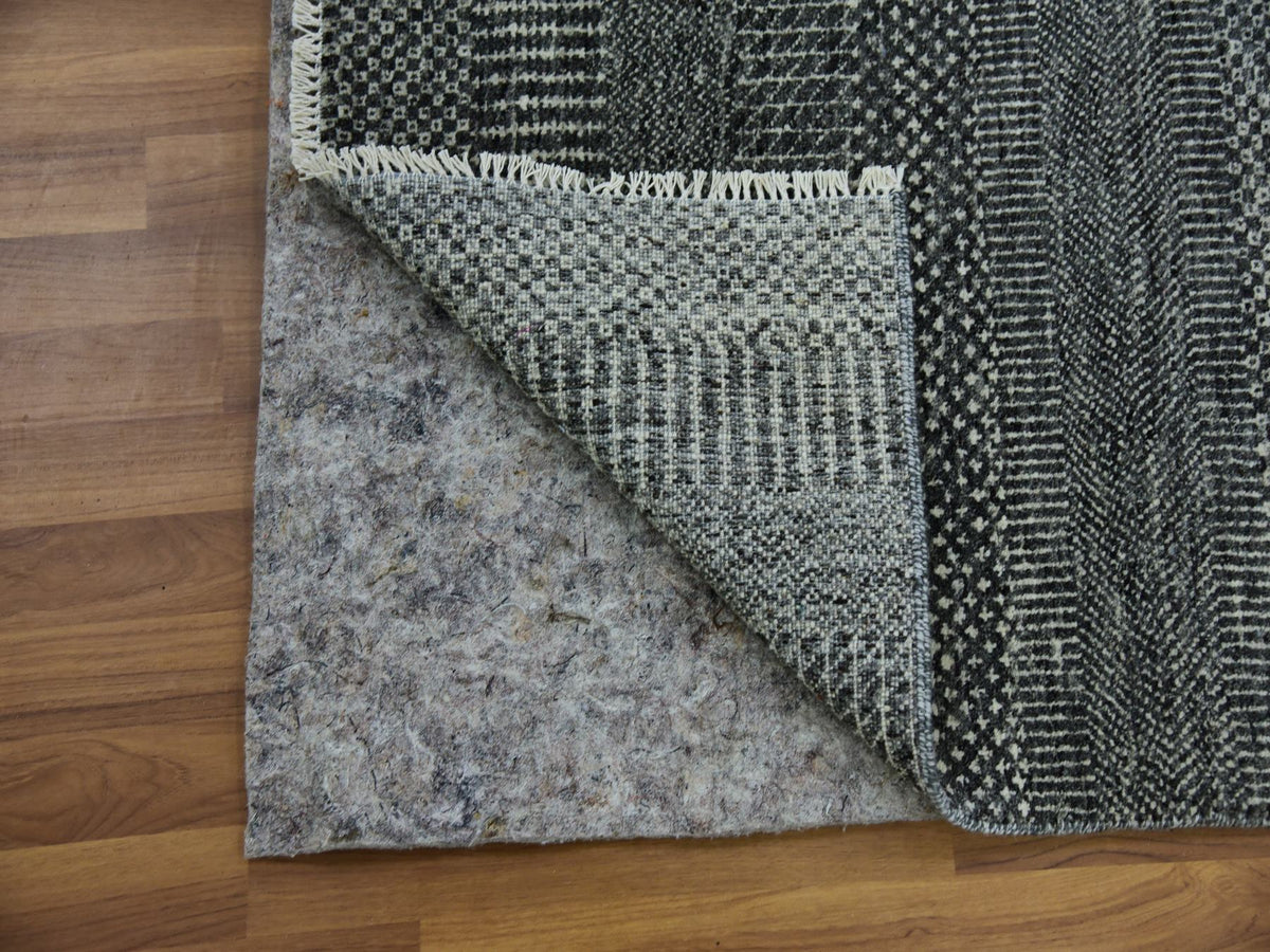 Modern / Contemporary hand-knotted wool runner in Gray, 2'7" x 26'2" — SKU O079731 (view 3)