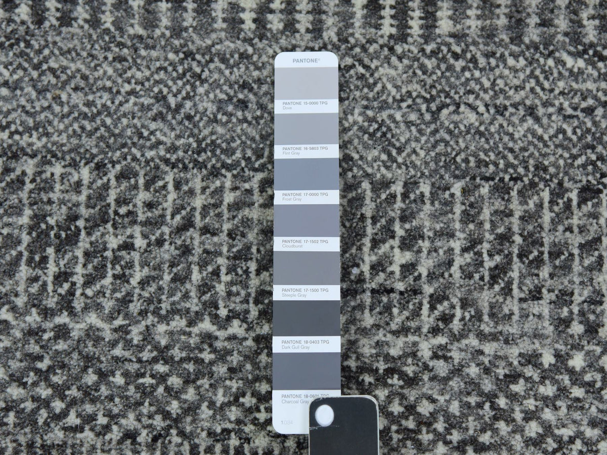 Modern / Contemporary hand-knotted wool runner in Gray, 2'7" x 19'11" — SKU O079732 (view 4)