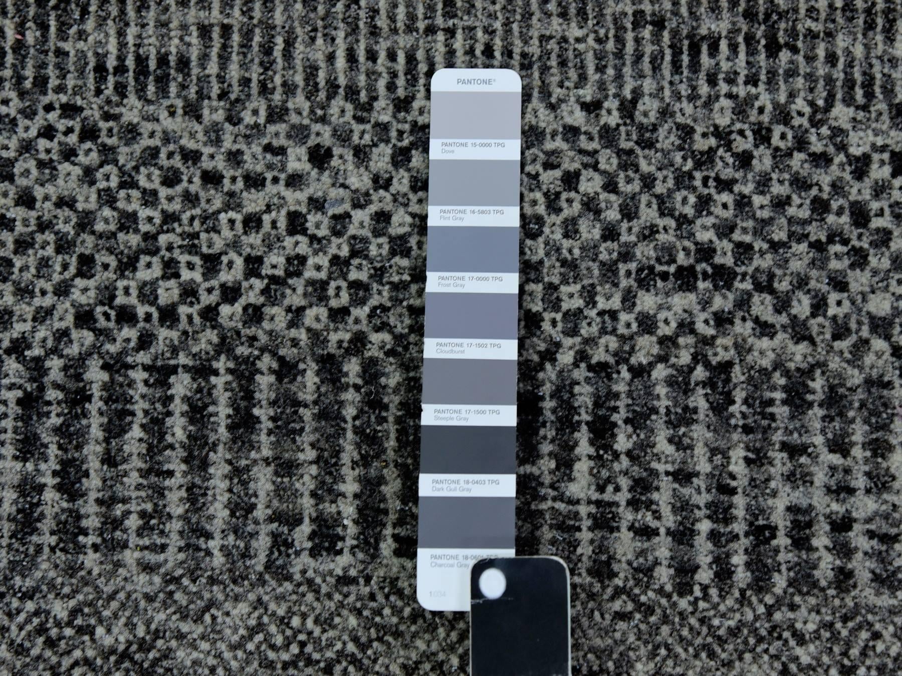 Modern / Contemporary hand-knotted wool runner in Gray, 2'5" x 32'3" — SKU O079736 (view 4)