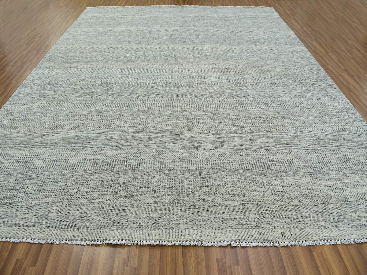 Modern / Contemporary hand-knotted wool rug in Gray, 12'2" x 15'4" — SKU O079737 (view 2)