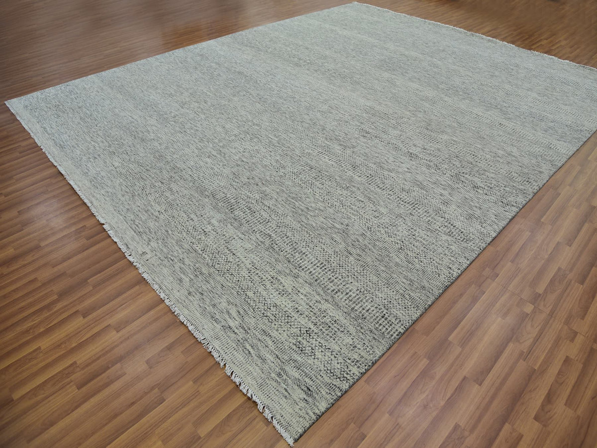Modern / Contemporary hand-knotted wool rug in Gray, 12'2" x 15'4" — SKU O079737 (view 3)