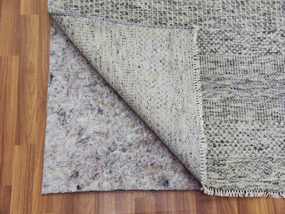 Modern / Contemporary hand-knotted wool rug in Gray, 12'2" x 15'4" — SKU O079738 (view 4)