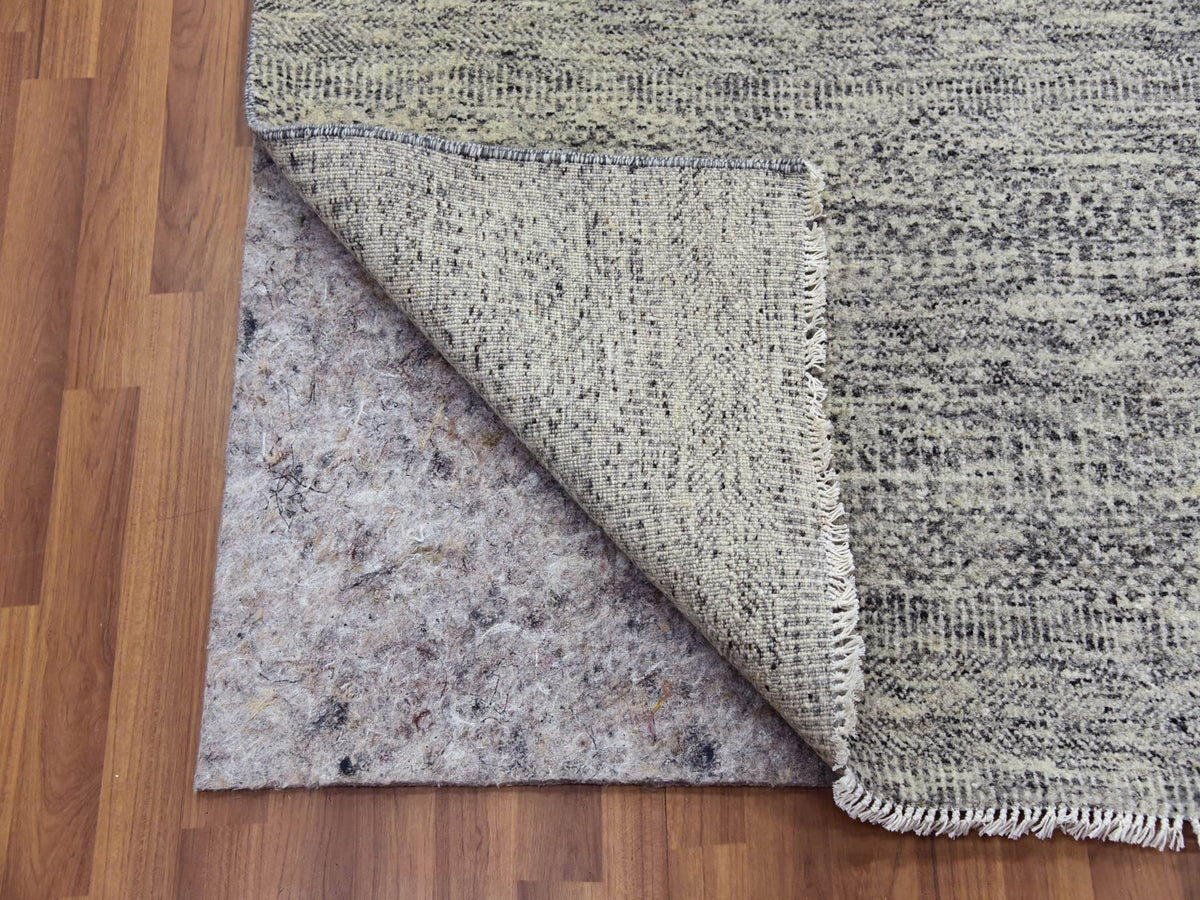 Modern / Contemporary hand-knotted wool rug in Gray, 10' x 13'10" — SKU O079739 (view 4)