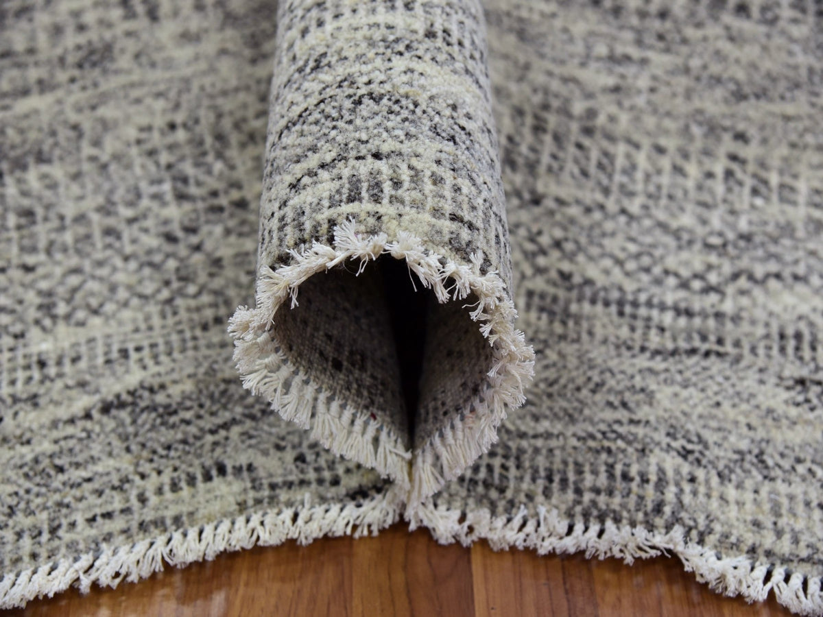 Modern / Contemporary hand-knotted wool rug in Gray, 10' x 13'10" — SKU O079739 (view 5)