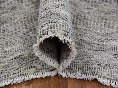 Modern / Contemporary hand-knotted wool rug in Gray, 10' x 13'10" — SKU O079739 (view 5)