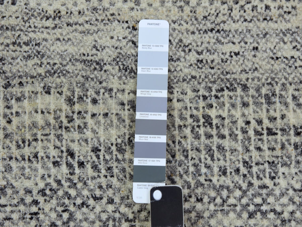 Modern / Contemporary hand-knotted wool rug in Gray, 9' x 12'4" — SKU O079741 (view 7)