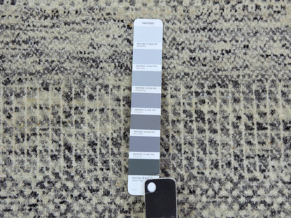 Modern / Contemporary hand-knotted wool rug in Gray, 9' x 12'4" — SKU O079741 (view 7)