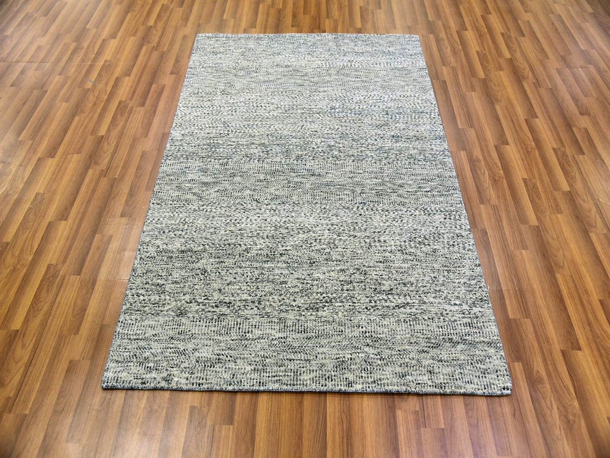 Modern / Contemporary hand-knotted wool rug in Gray, 4' x 6'2" — SKU O079743 (view 2)