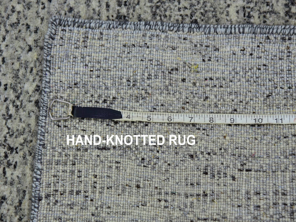 Modern / Contemporary hand-knotted wool rug in Gray, 4' x 6'2" — SKU O079743 (view 7)