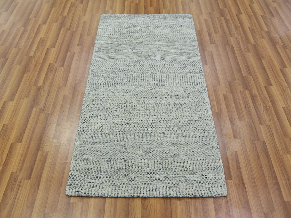 Modern / Contemporary hand-knotted wool rug in Gray, 3' x 5'6" — SKU O079747 (view 2)