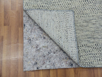 Modern / Contemporary hand-knotted wool rug in Gray, 3' x 5'6" — SKU O079749 (view 3)