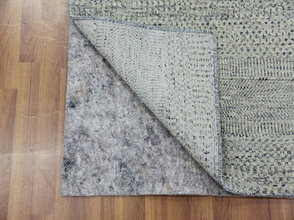 Modern / Contemporary hand-knotted wool rug in Gray, 3'1" x 5'7" — SKU O079750 (view 3)