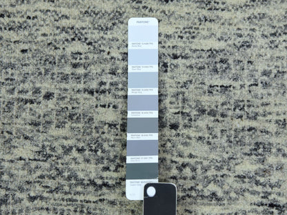 Modern / Contemporary hand-knotted wool runner in Gray, 2'5" x 29'7" — SKU O079751 (view 4)