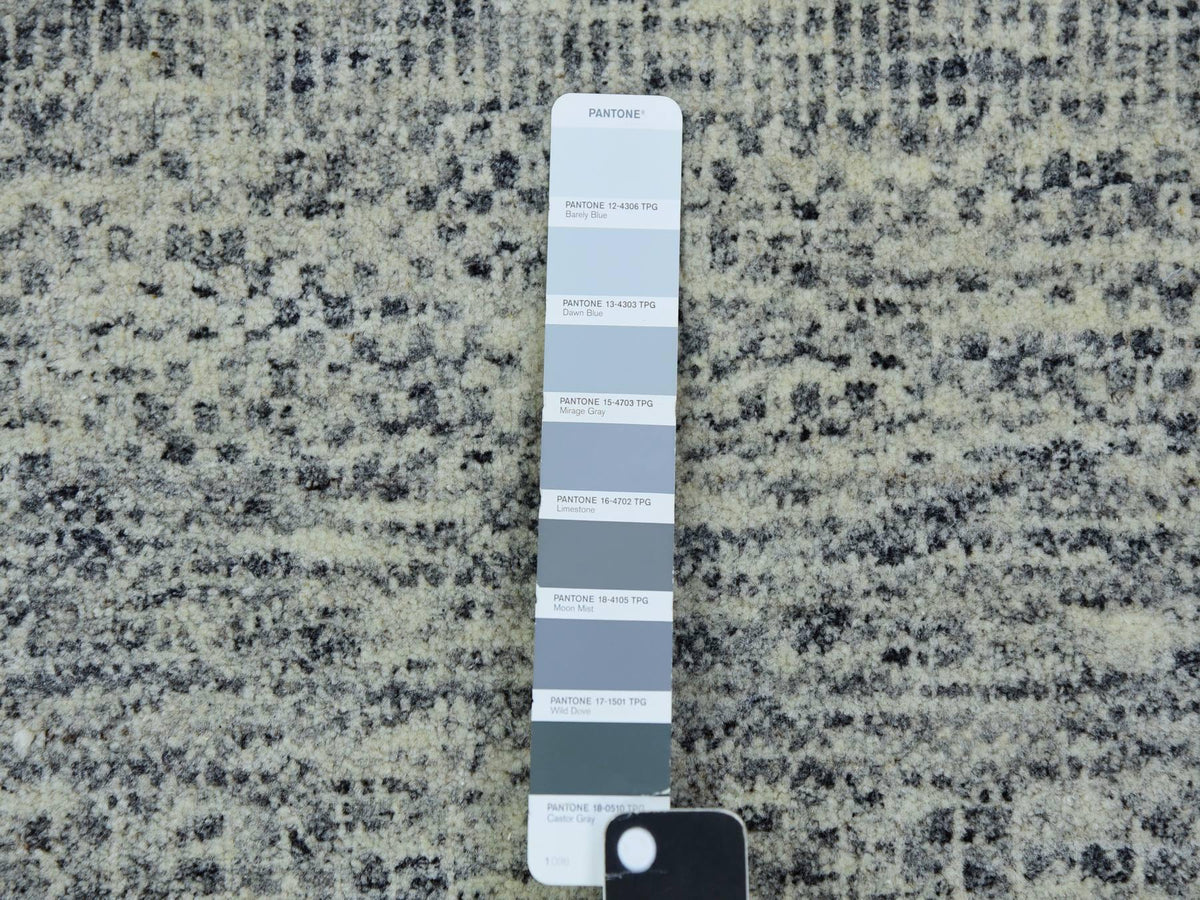 Modern / Contemporary hand-knotted wool runner in Gray, 2'6" x 18'5" — SKU O079752 (view 4)