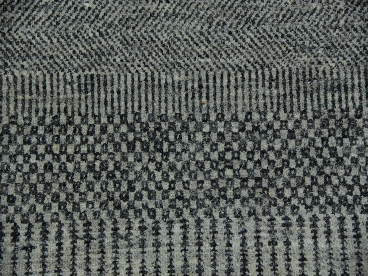Modern / Contemporary hand-knotted wool rug in Gray, 11'11" x 11'11" — SKU O079755 (view 8)