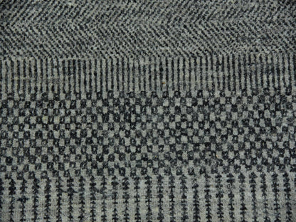 Modern / Contemporary hand-knotted wool rug in Gray, 11'11" x 11'11" — SKU O079755 (view 8)